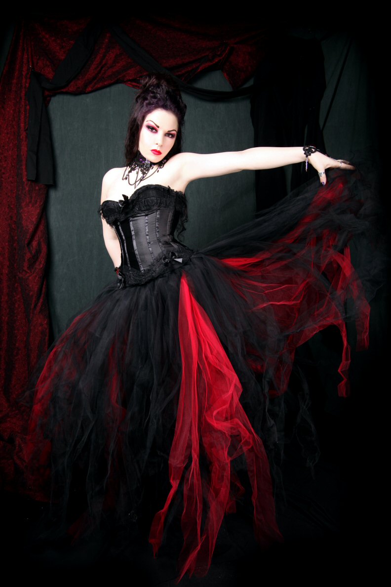 black-and-red-wedding-dress-11.jpg